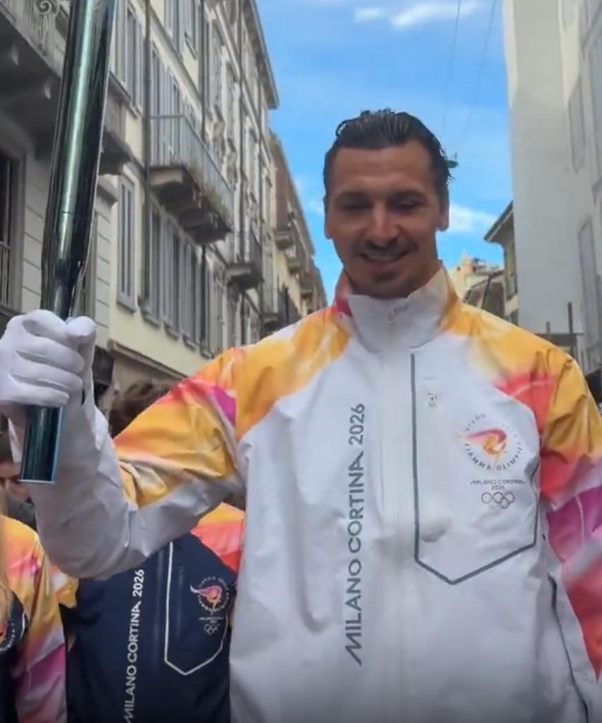 爱游戏体育登录-荣耀时刻，米兰名宿伊布参与2026冬奥会圣火传递