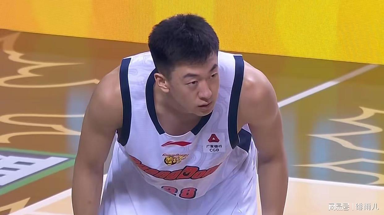 爱游戏-朱芳雨赌对了！广东队狂练“新内线”，杜锋为他拒绝交易王浩然？