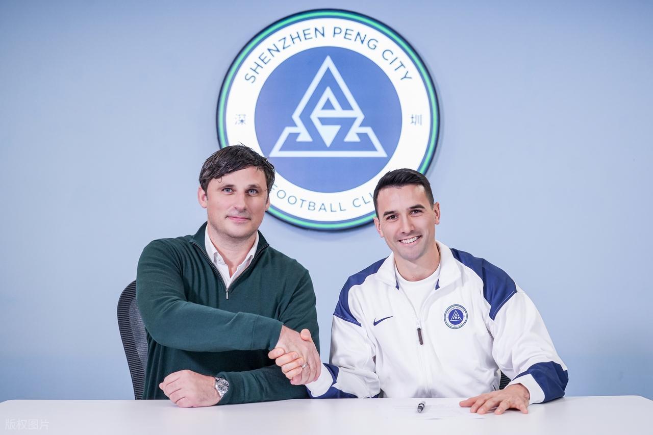 背刺?同样是500万顶薪,嘴里说着喜欢蓉城,周定洋却去了新鹏城