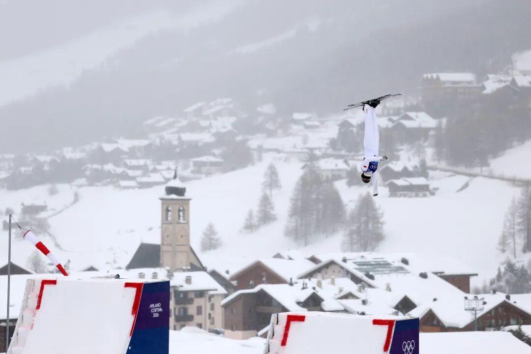 中国队夺得自由式滑雪空中技巧混合团体铜牌！本届冬奥会空中技巧2金3铜收官