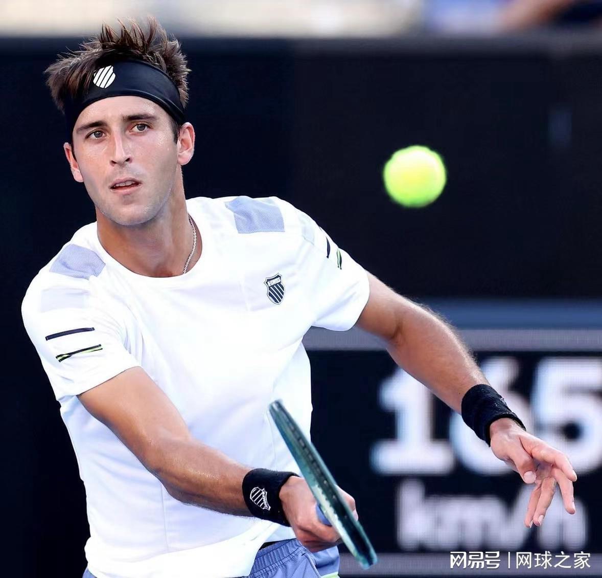 爱游戏体育登录-何惧一日双赛,埃切维里四进巡回赛决赛终夺冠