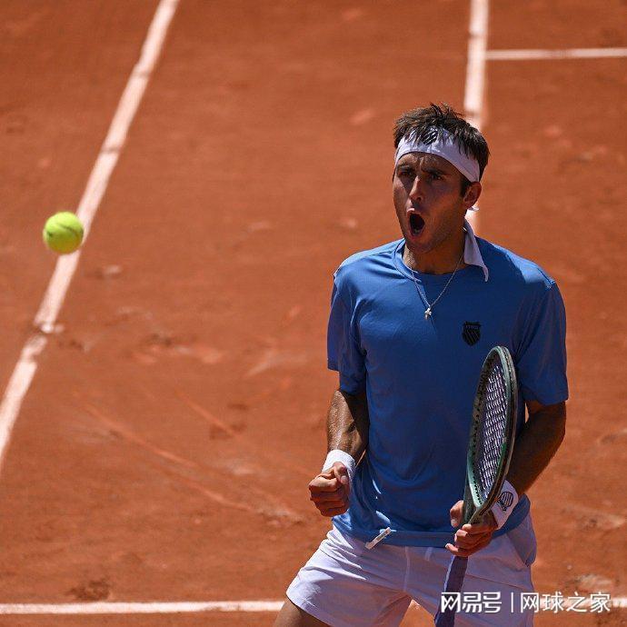 爱游戏体育登录-何惧一日双赛,埃切维里四进巡回赛决赛终夺冠